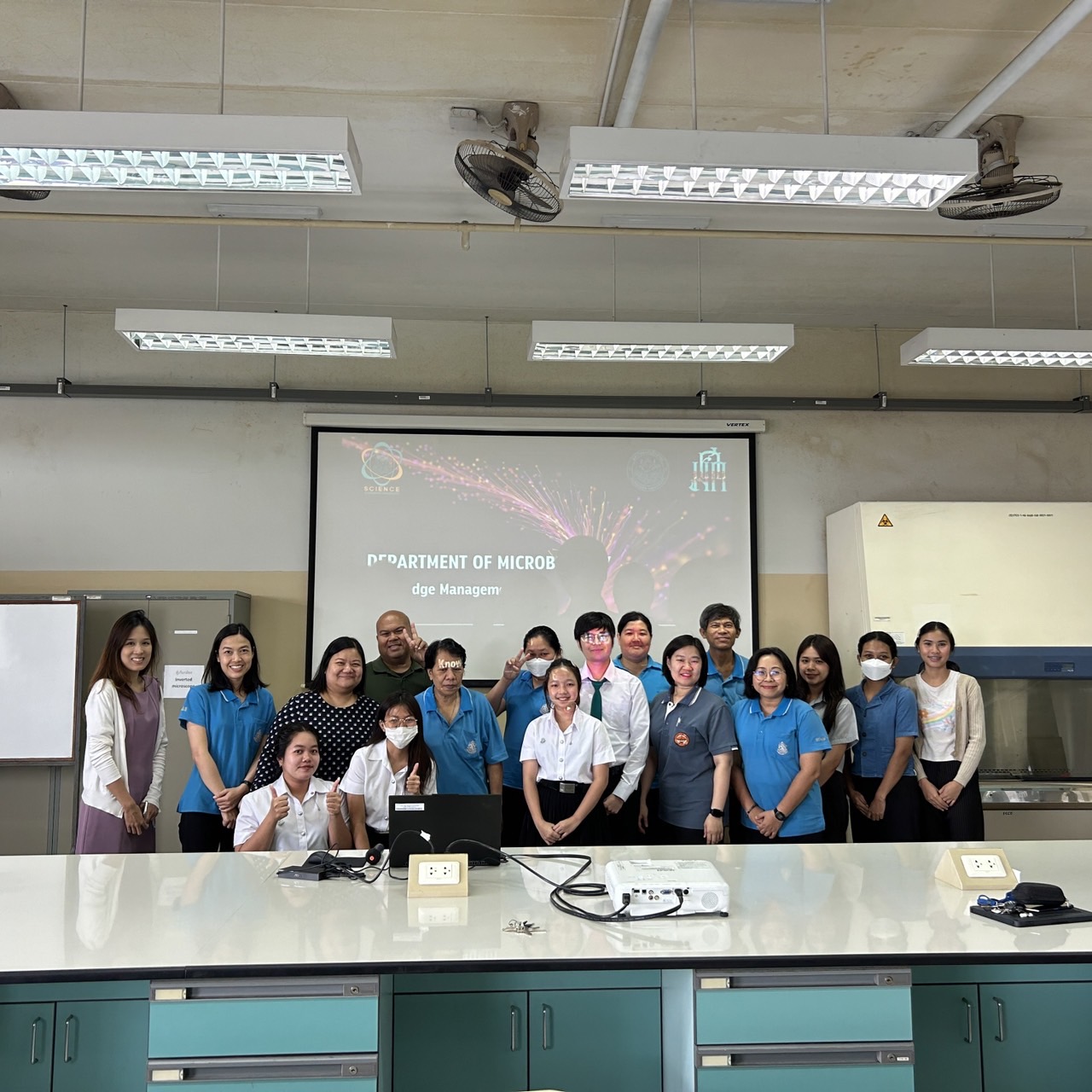 โครงการถ่ายทอดและแลกเปลี่ยนองค์ความรู้การจัดทำวิดีโอสำหรับการเรียนการสอน และการเผยแพร่ให้คนทั่วไป